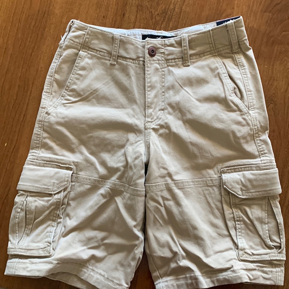 HOLLISTER Cargo shorts NEW WITH TAGS size 28